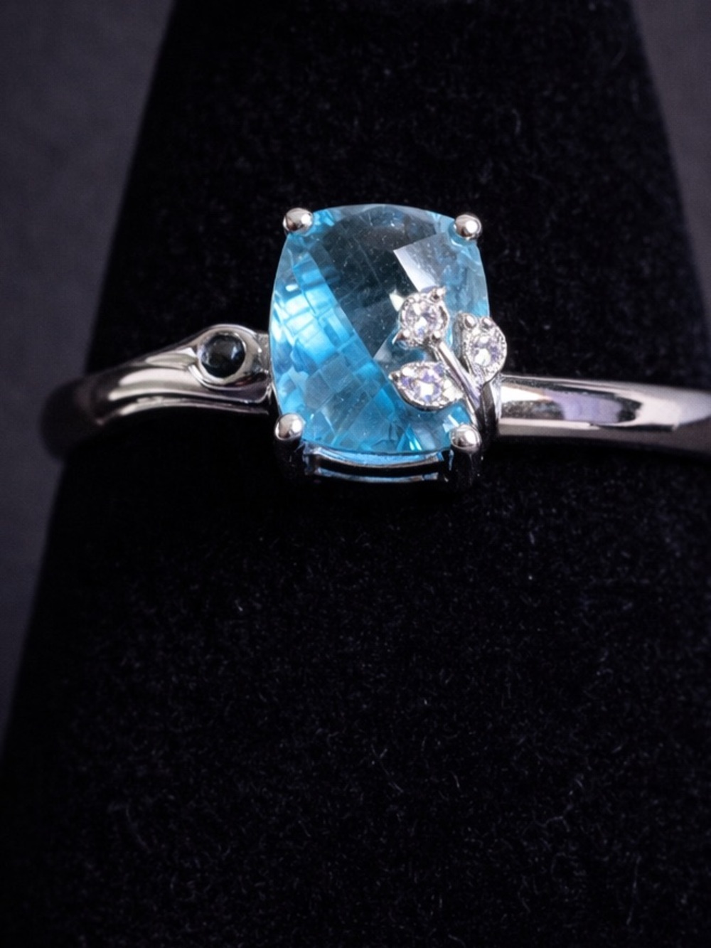 V5  925 sterling silver ring with blue stones + cluster tops + leaf sides